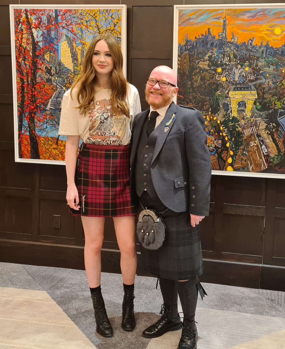 Brilliant to meet the amazing <a href="/karengillan/">Karen Gillan</a> at last week's Tartan Day Parade, Karen was the Grand Marshall. <a href="/nyctartanweek/">NYCTartanWeek</a> <a href="/nycaledonian/">NY Caledonian Club</a> <a href="/NyScots/">Saint Andrew's Society of the State of New York</a> <a href="/ASFevents/">American Scottish</a> 🏴󠁧󠁢󠁳󠁣󠁴󠁿🇺🇲