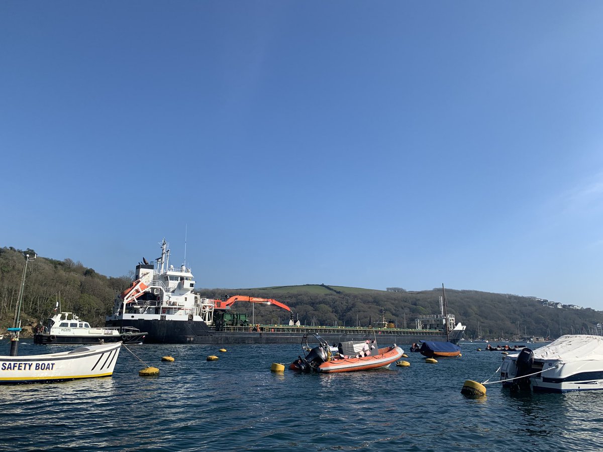 sdcsmith2000's tweet photo. Off to sea, wonder if ⁦@PolruanPilot⁩ is driving #Foweylife #Foweyriver https://t.co/4YaS5OqTHe