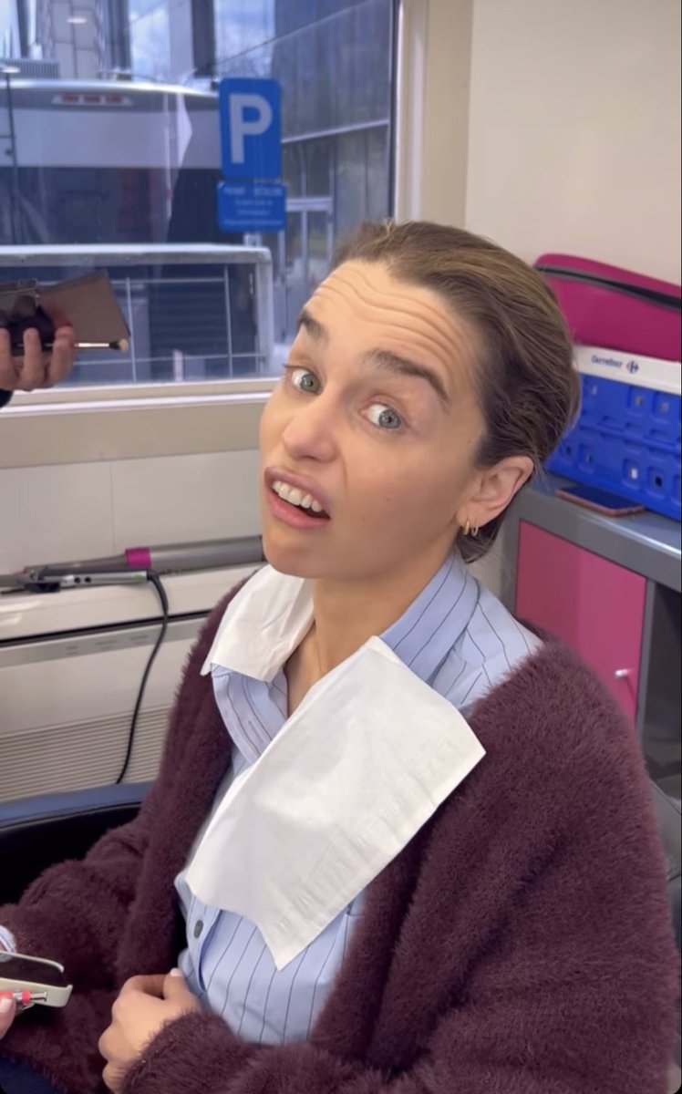 cIarkethings's tweet photo. help- she’s so cute ☺️ https://t.co/WBEzto3FaM