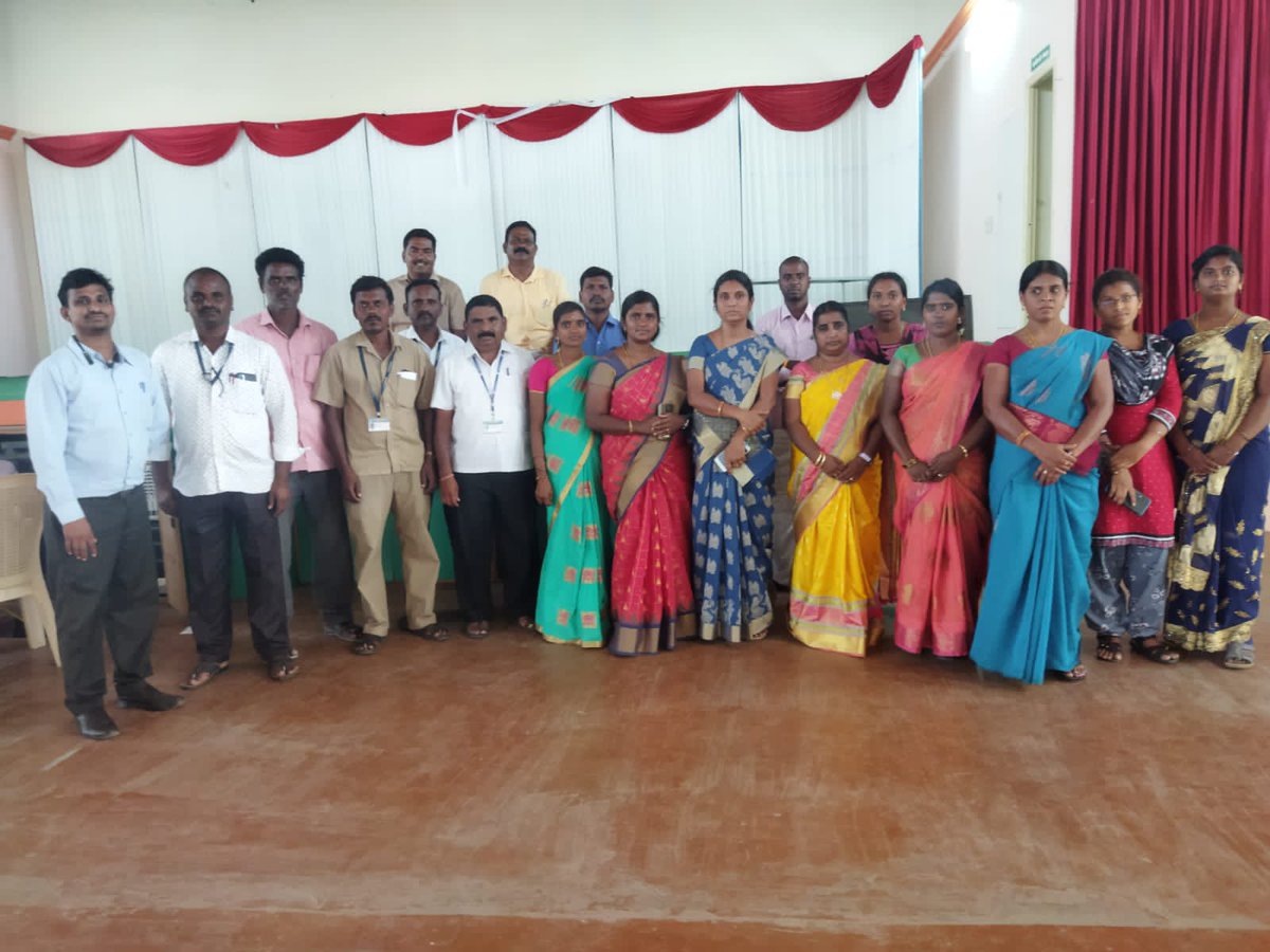eeomdharmapuri's tweet photo. ஓராண்டுக்குள் 1 லட்சம் இலவச விவசாய மின்னிணைப்புகளை வழங்கி, பயனாளிகளுடன் மாண்புமிகு முதல்வர்@mkstalin அவர்கள் காணொளி வாயிலாக கலந்துரையாடிய நிகழ்ச்சி ஜெயம் பொறியியல் கல்லூரி, நல்லானூர் நடத்தப்பட்டது. நன்றி @RajeshLakhani69 @V_Senthilbalaji @thagadurkural @InbasekaranN @PmkGkm https://t.co/thuMmXugkw