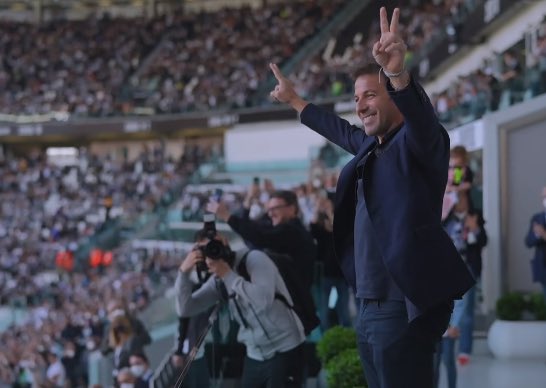 salpaladino's tweet photo. 10 anni dopo https://t.co/Kc2zuHti4O