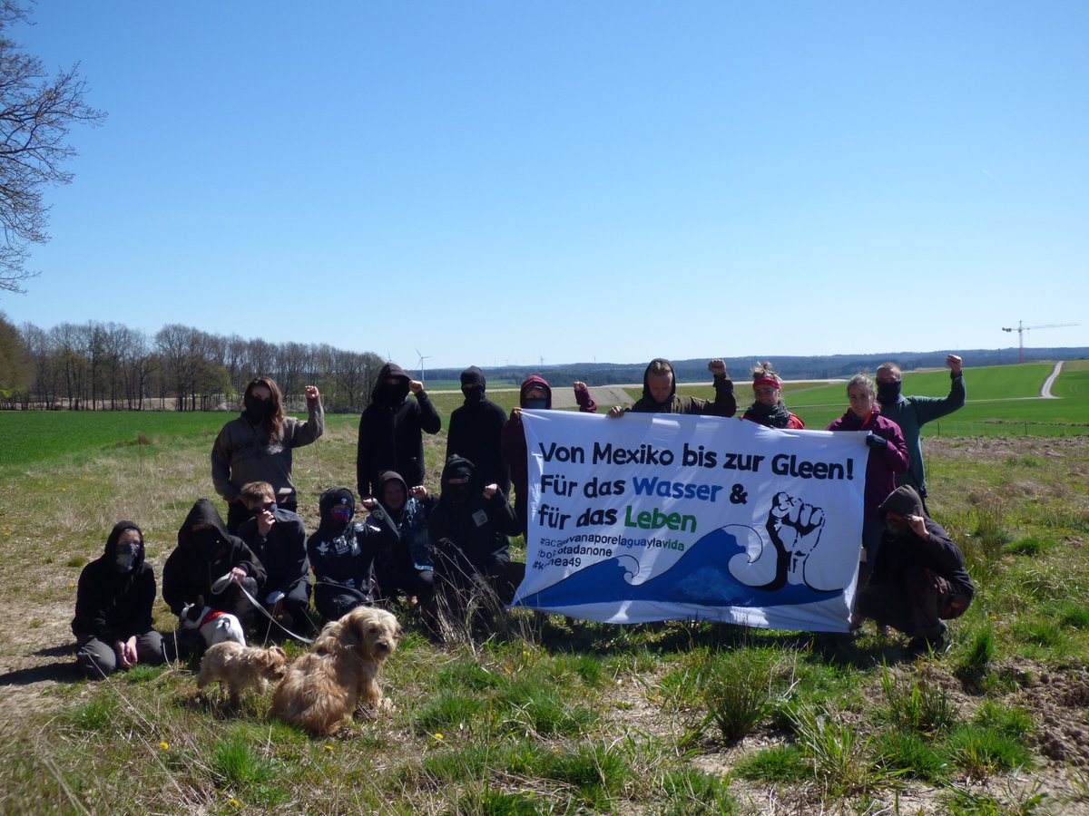 Karawane für das Wasser und das Leben (luetzerathlebt.info/karawane/start…)
#caravanaporelaguaylavida 
Seit dem 22. März reist die Karawane für das Leben und das Wasser bis zum 24. April nach Cuentepec, Morelos. Einer Initiative der Vereinigten Bevölkerungen der Region Choluteca. 1/11
