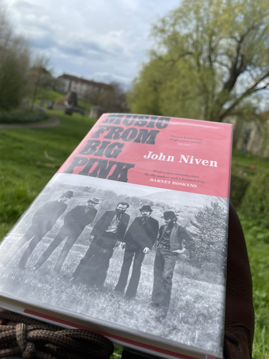 sebrose's tweet photo. @austin_bingham And thanks to @meekrosoft for recommending Music From The Big Pink by John Niven
#NotTheAlbum https://t.co/J8s3UgITpI