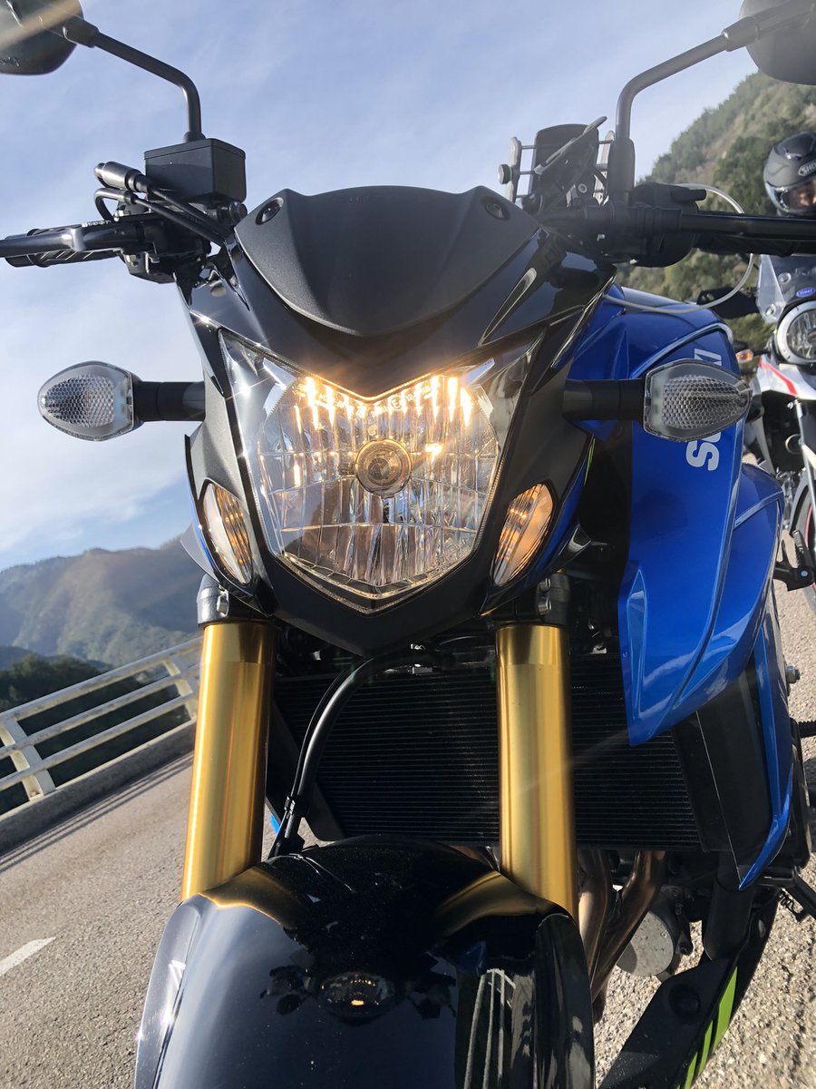 a4XME's tweet photo. GSX-S750低速でも乗りやすくパワフルでどんどん走りたくなる楽しいバイクでした🙏✨
どっちのお店の人も親切な対応してくれてまた利用したくなりました😭
#バイク
#スズキ
#GSXS750 
#レンタルバイク８１９天白店
#ダーツバーBORO https://t.co/hLE3QNbu1X