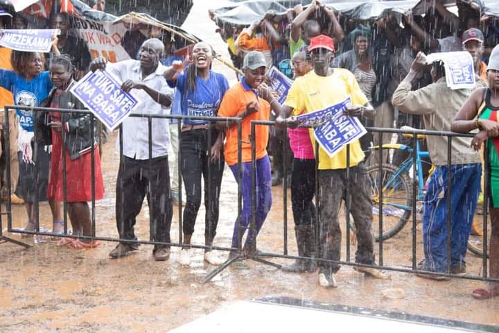 RodgersKipembe's tweet photo. '... It's only Raila who has fanatical followers...'

Cleo Malala. https://t.co/xS09RGuoqj