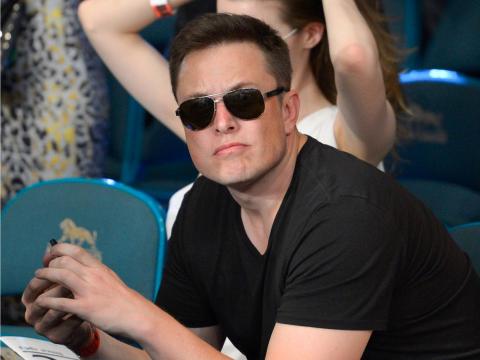 Italianicese's tweet photo. Abro hilo de por qué la compra de Elon Musk a Twitter debería preocuparte 👇✍️: https://t.co/n7f0NtKGrR