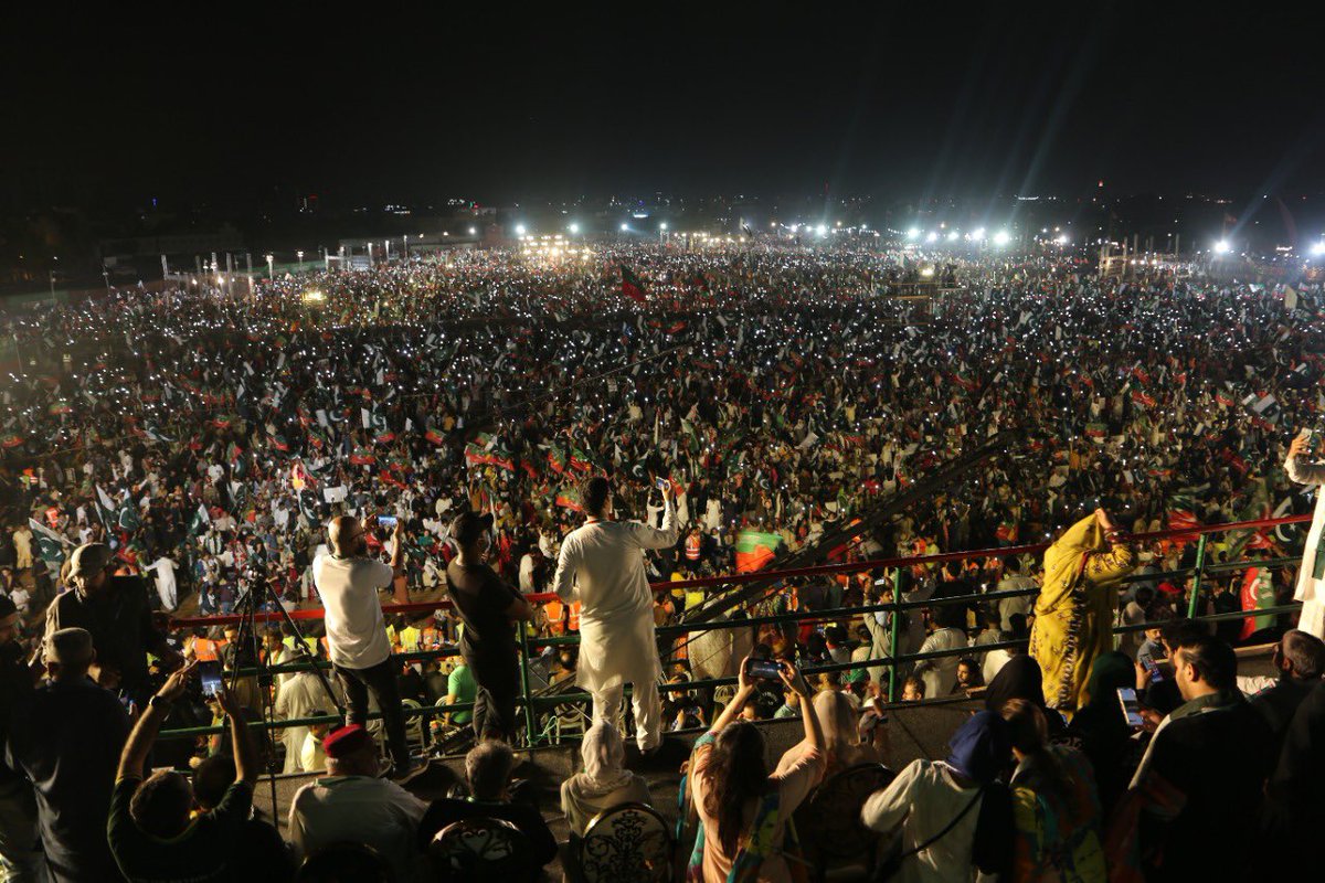 Karachi!! This is going to be a historic day, a night many will remember for years! #امپورٹڈ_حکومت_نامنظور #KarachiJalsa