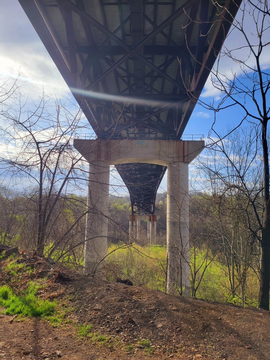 runSue19's tweet photo. Cloudy, sunny and humid long run exploring Easton, PA with @SeanPat70223204 🏃‍♀️🏃‍♂️🗺

#squadrun #teamULTRA #loveyourrun #runforultra #ultramarathongiveaway #NYC52400 https://t.co/dAKfGxmYNI