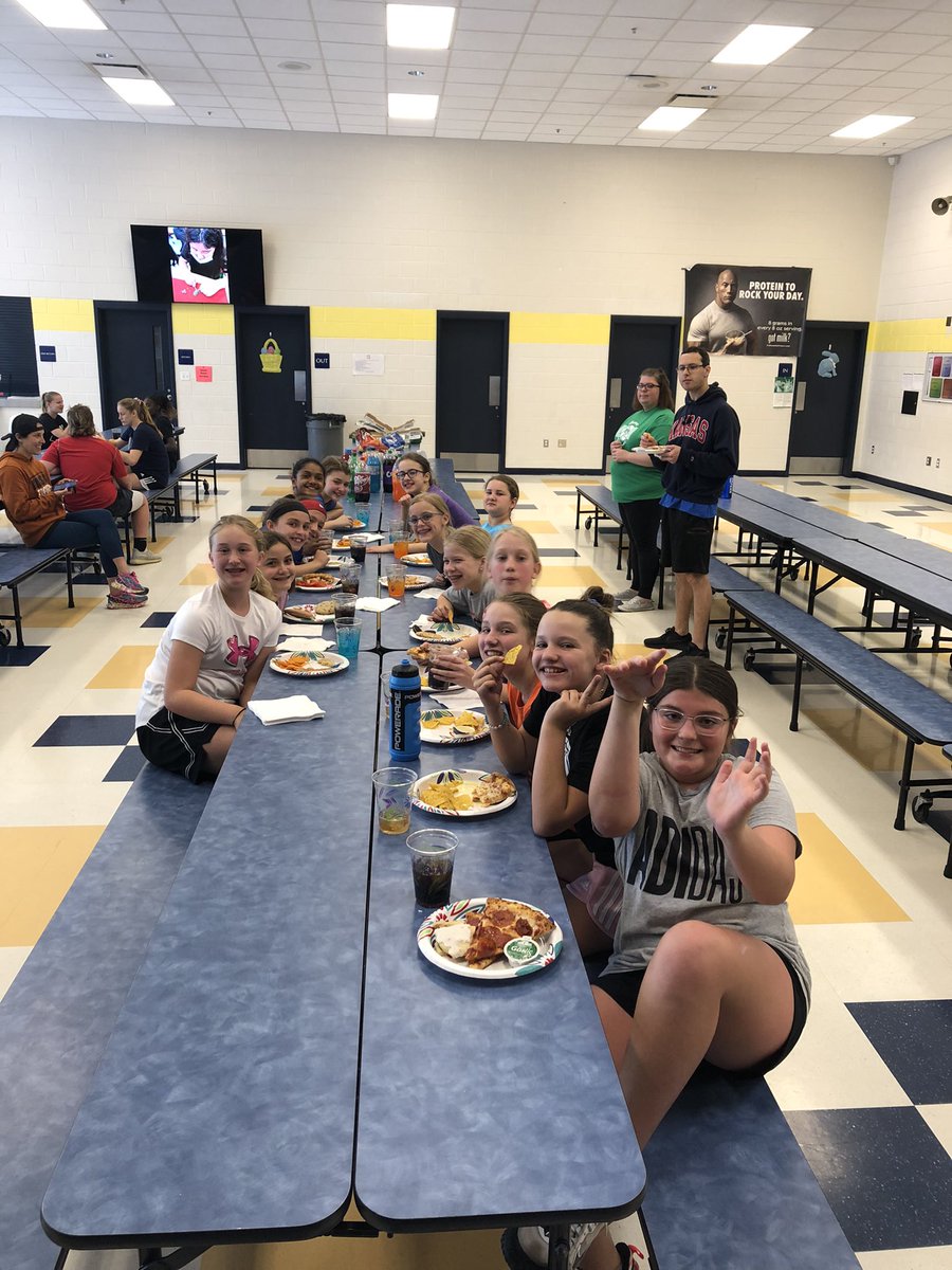 Angela luecke tweet media