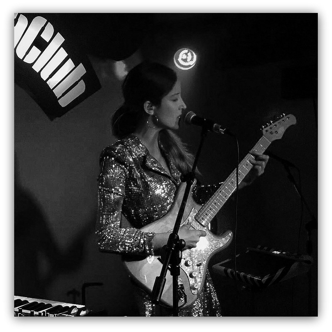 🇵​​​​​🇪​​​​​🇳​​​​​🇳​​​​​🇳​​​​​🇾​​​​​
<a href="/PennyNecklace/">PENNNY</a>
Cantautora
D. E. S. T. A. C. A. D. A. 
        🎙️ 🎸        De  Hoy 
En la Colección Talento Femenino 
en Spotify 👇
open.spotify.com/playlist/1sGQX…