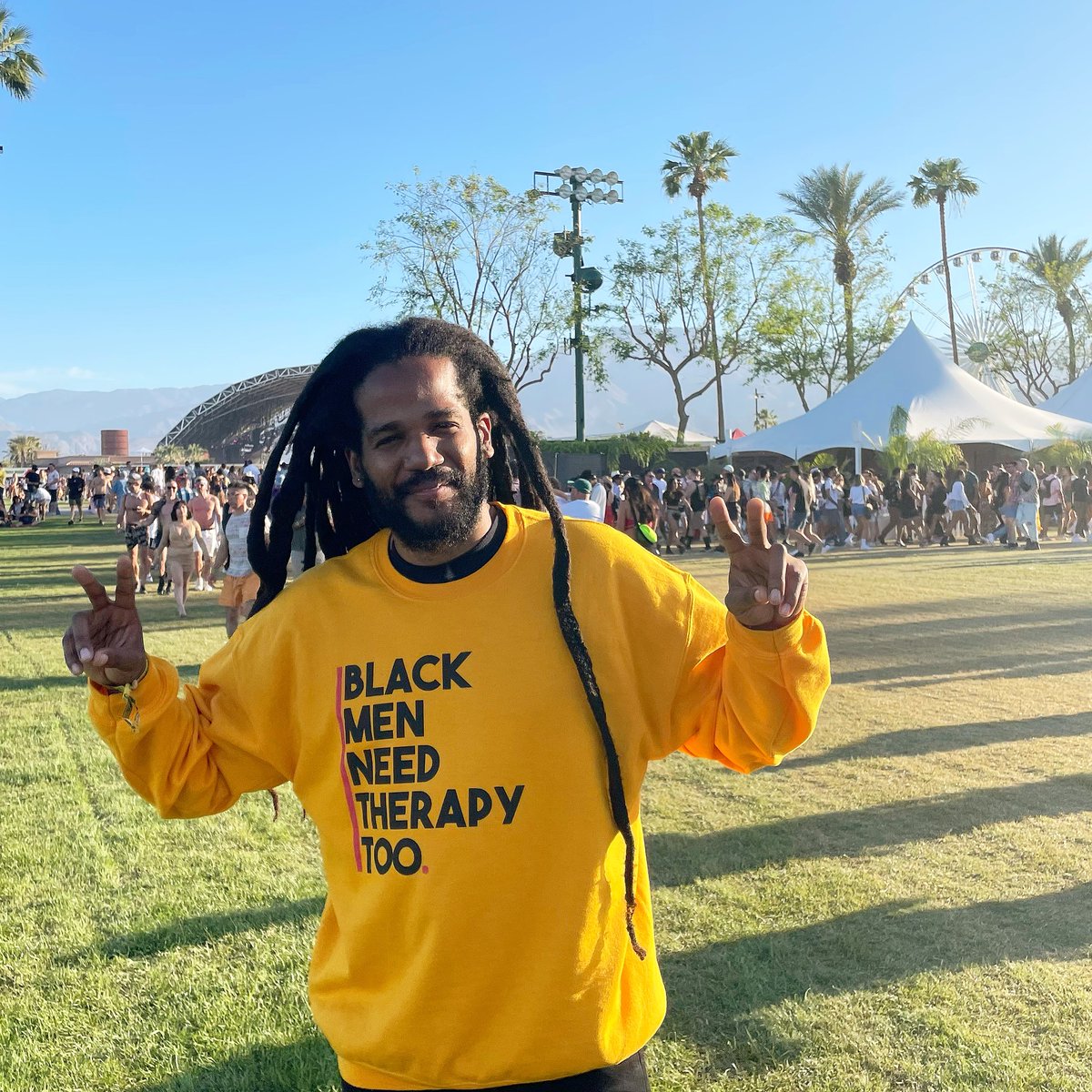 I had an amazing time performing for the first time at @coachella with @arcadefire last night 😳 ⚡️🙏🏿🔥 👁 @michaelbrun