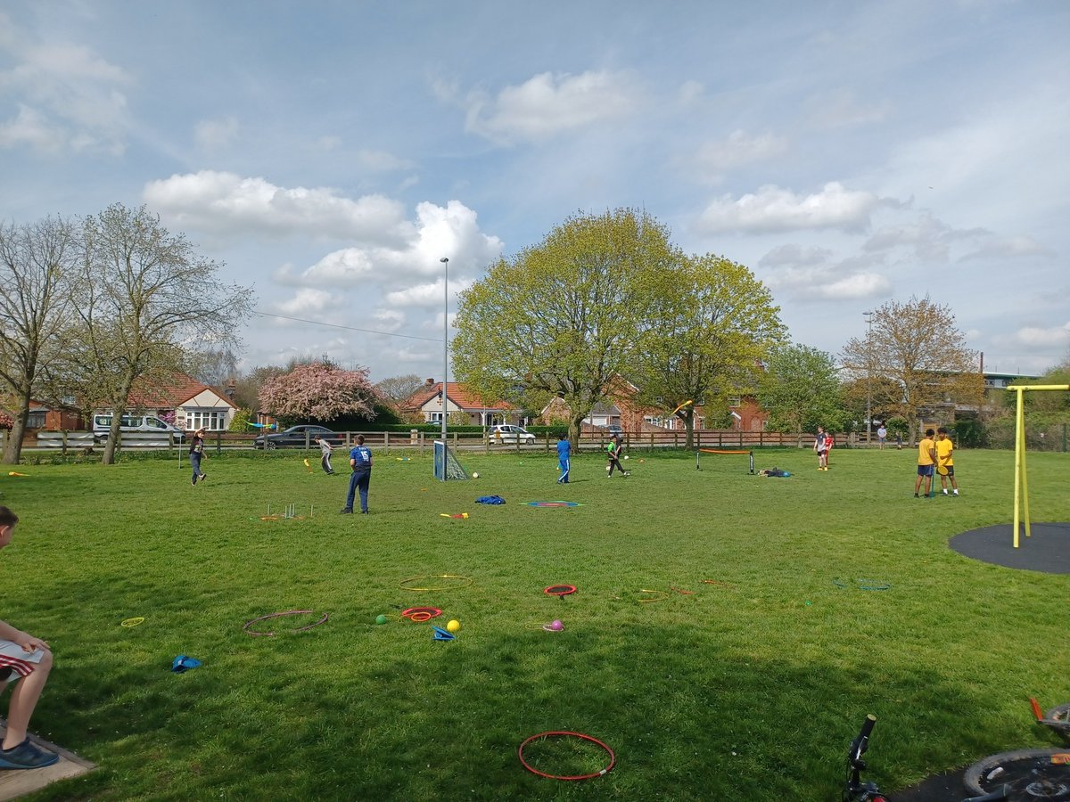 ShakerleyPol's tweet photo. Local Officers held a Sports in the Park event this afternoon at Lostock Gralam  Community Centre. Thank you to everyone who attend, hopefully you enjoyed the event. https://t.co/7AV0QDm0sO