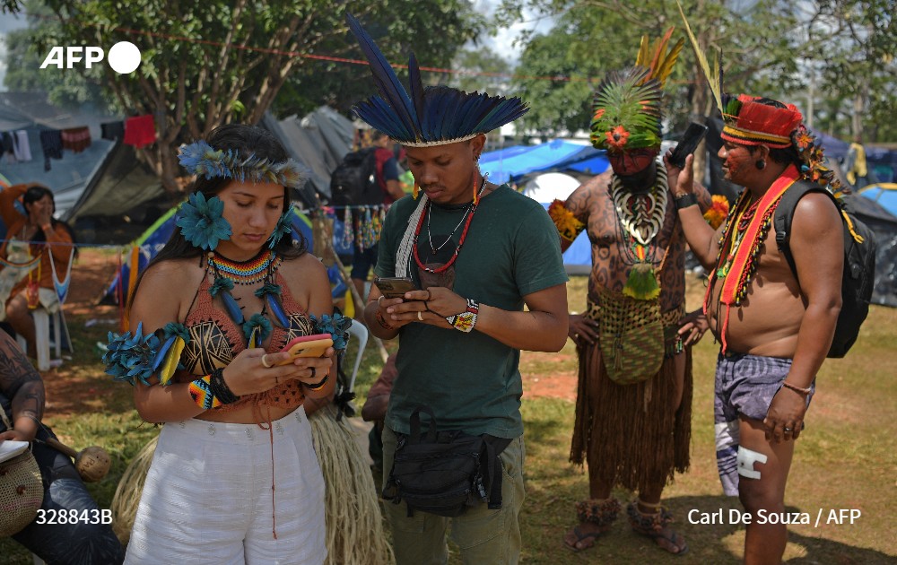 [🇧🇷Reportage] Au Brésil, des influenceurs amérindiens portent leurs luttes sur les réseaux #AFP 

➡️u.afp.com/w7KJ
Par @msilvadesousa et @valpachecoj