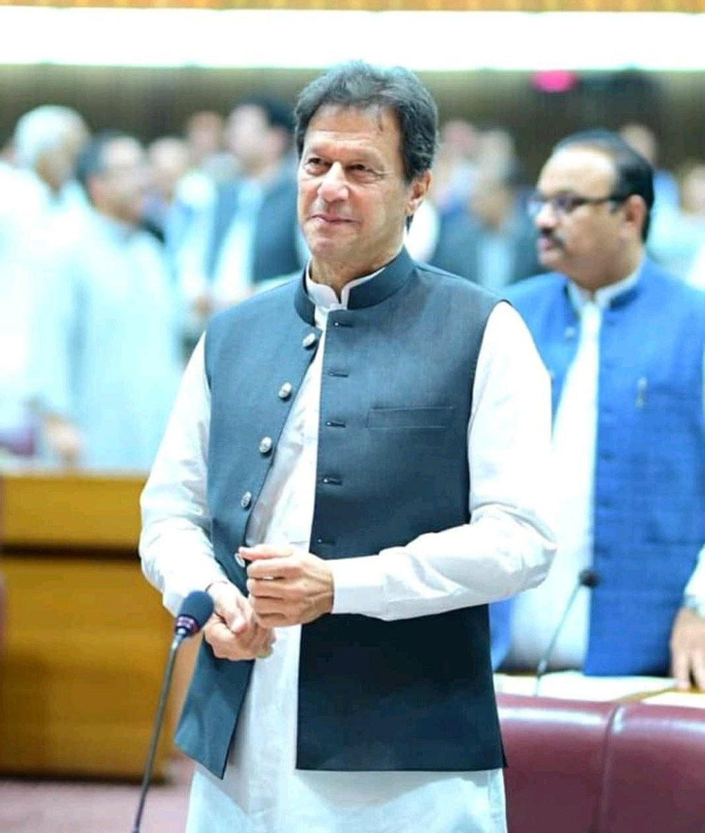 khanwibes's tweet image. کس شیر کی آمد ہے کہ رن کانپ رہا ہے 
رن ایک طرف چرخ کہن کانپ رہا ہے 
#امپورٹڈ_حکومت_نامنظور