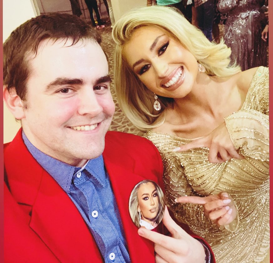 Dusty_Coog20's tweet image. Proud member of #RitasRowdies @Rita_Goebel #MissHouston #GoCoogs #ForTheCity