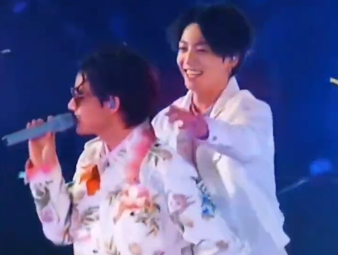 bornforV's tweet photo. #Taekook #vkook 😭😭 this sequence!! https://t.co/wo4FFvb21i