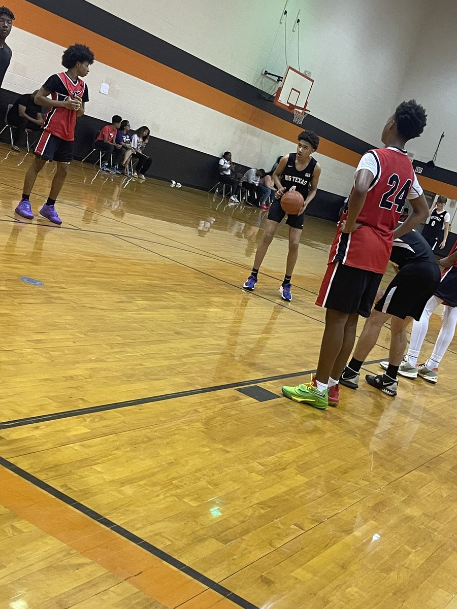 #4 Skyler holt for big Texas can shoot it with the best of them! 6’ and isn’t the strongest but has a long wingspan and has confidence to pull it from anywhere