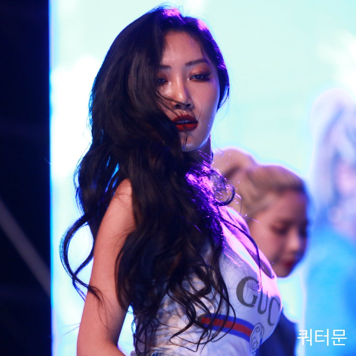 dollhwasa's tweet photo. 마마무 화사                                                                                                                  #Hwasa #화사  #华莎  #ファサ https://t.co/IgqEjL0EAG