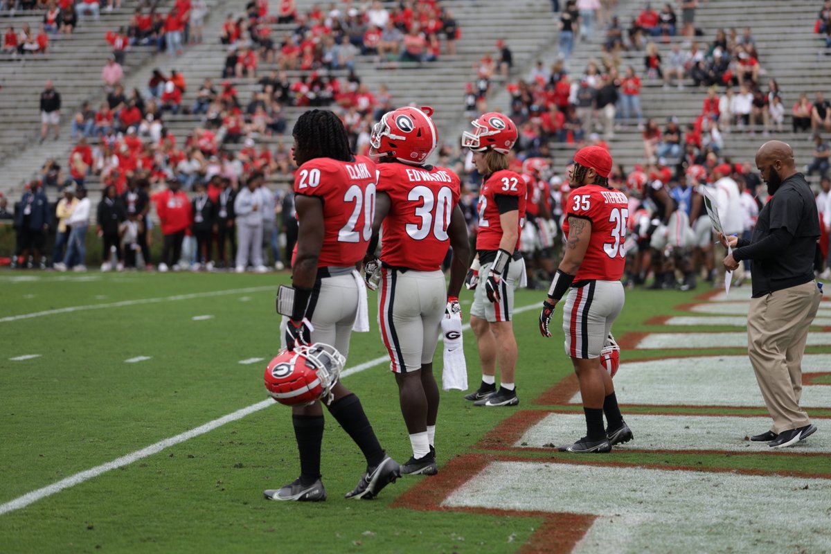 BD_illustrated's tweet photo. Pre-game: https://t.co/qMtxHQbzSk