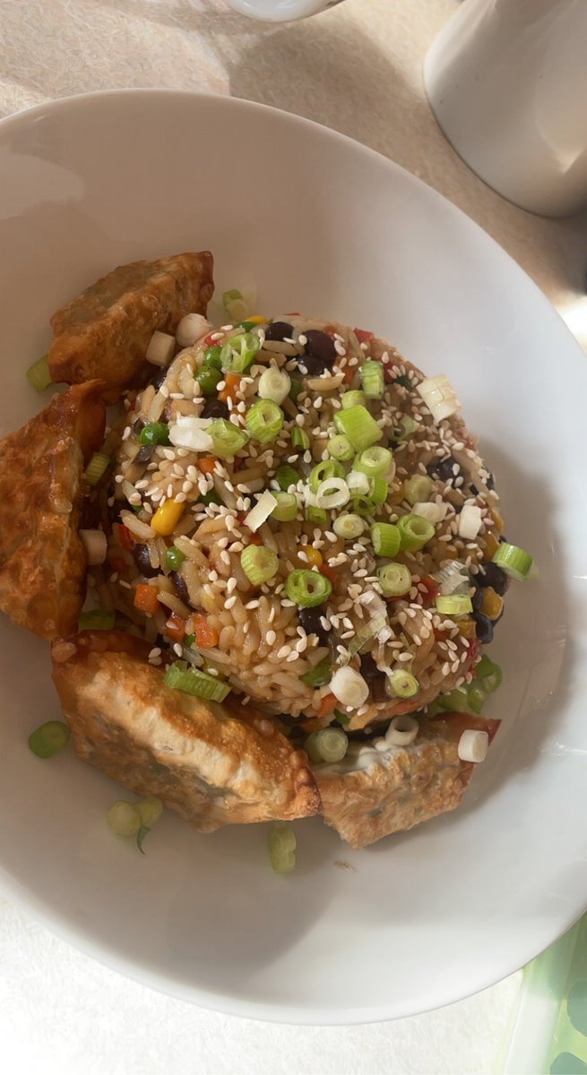 niamhaileen's tweet photo. Imagine thinking a vegan diet isn’t healthy when it includes food like this https://t.co/AiaWnV12Yg