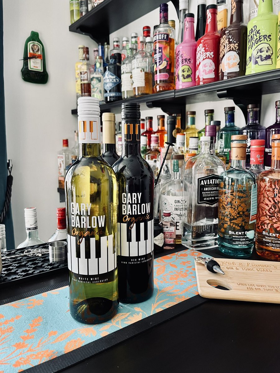 LianneWlf's tweet photo. Just added a couple of new additions to our living room bar… do you approve @GaryBarlow?!👍🏻🍷🎹😋 #GaryBarlowWines https://t.co/lrKyxluVxw