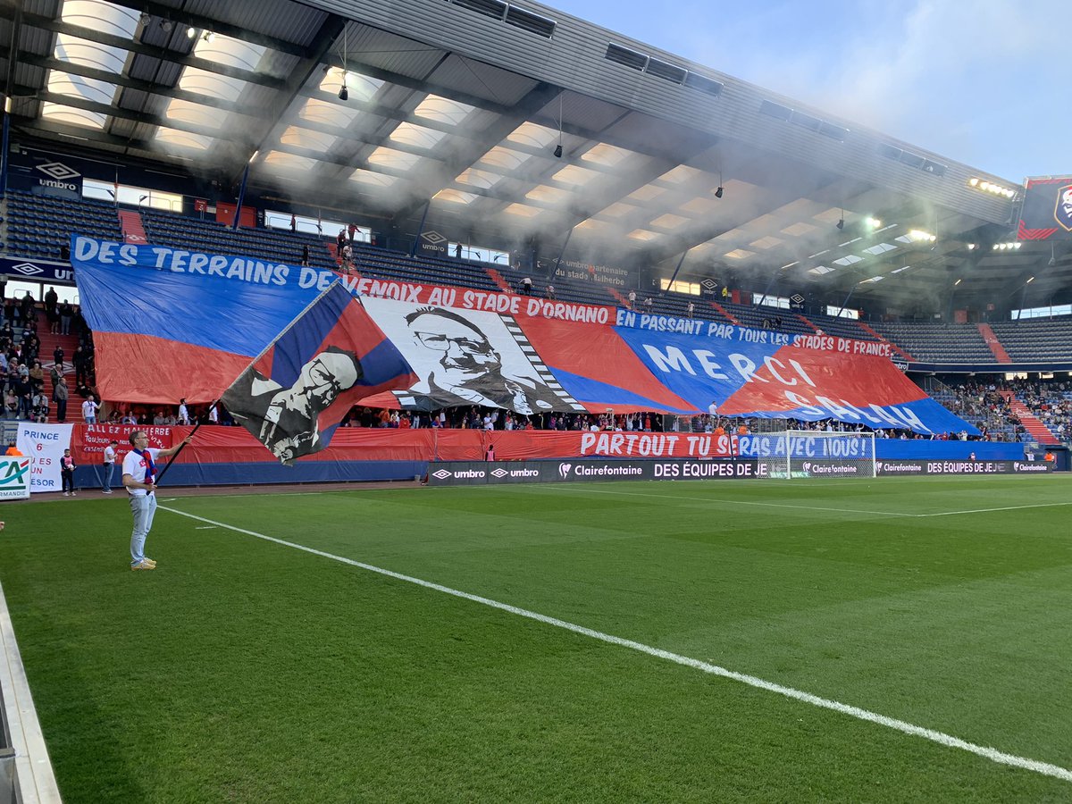 SMCaen's tweet photo. Des terrains de Venoix au stade d’Ornano, en passant par tous les stades de France. Partout tu seras avec nous ❤️💙 

#SMCaen #TeamSMC #SMCASC https://t.co/cClQ0dmKy9
