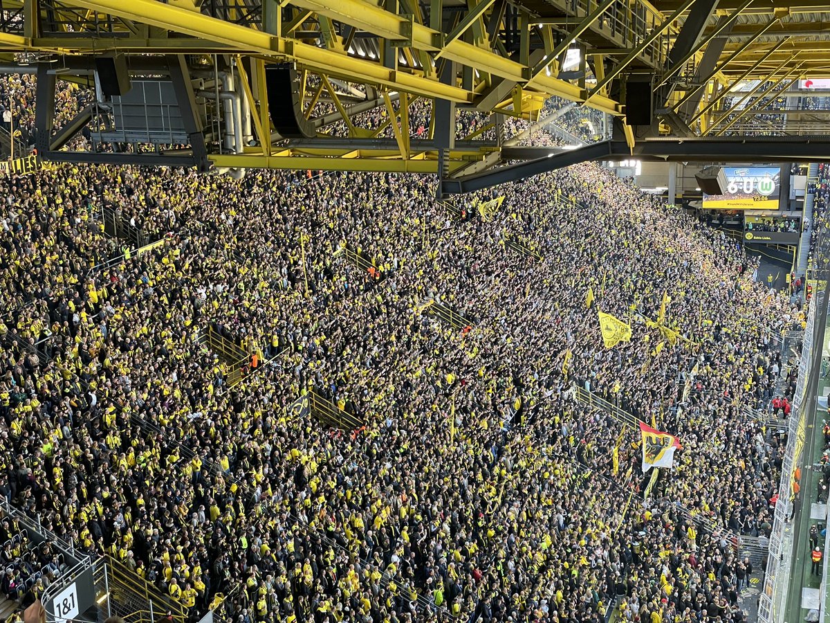 BasileBrigandet's tweet photo. 🥰🇩🇪 Après une masterclass du Borussia 💛🖤 #BVBWOL https://t.co/nxy1Xmas9u