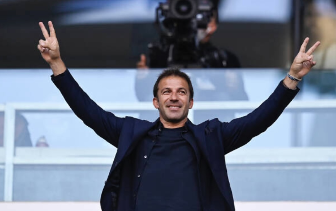 juvefcdotcom's tweet photo. LONG LIVE THE KING 👑 https://t.co/cXPOot47lX