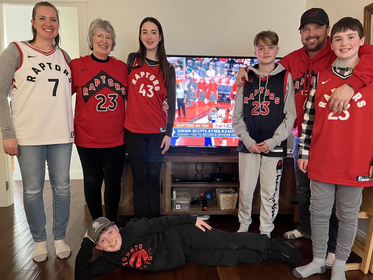 #tangerinefanangle <a href="/TangerineHoops/">TangerineHoops</a>   Raptors sweep! Let’s go!!!