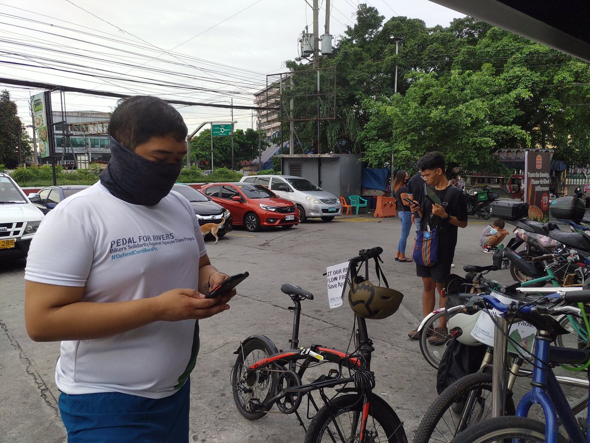 bulatlat's tweet photo. Bikers converge here at Welcome Rotunda for Pedal for Rivers, a solidarity action against Apayao dam projects.

#LetOurRiversFlow
#NoToApayaoDams
#CordiDayInMetroManila2022 https://t.co/2SaJohAcQ8