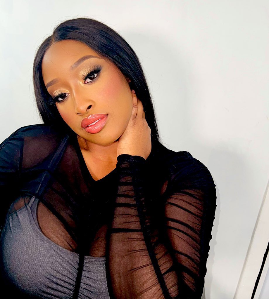 lizzy 🌍 tweet media