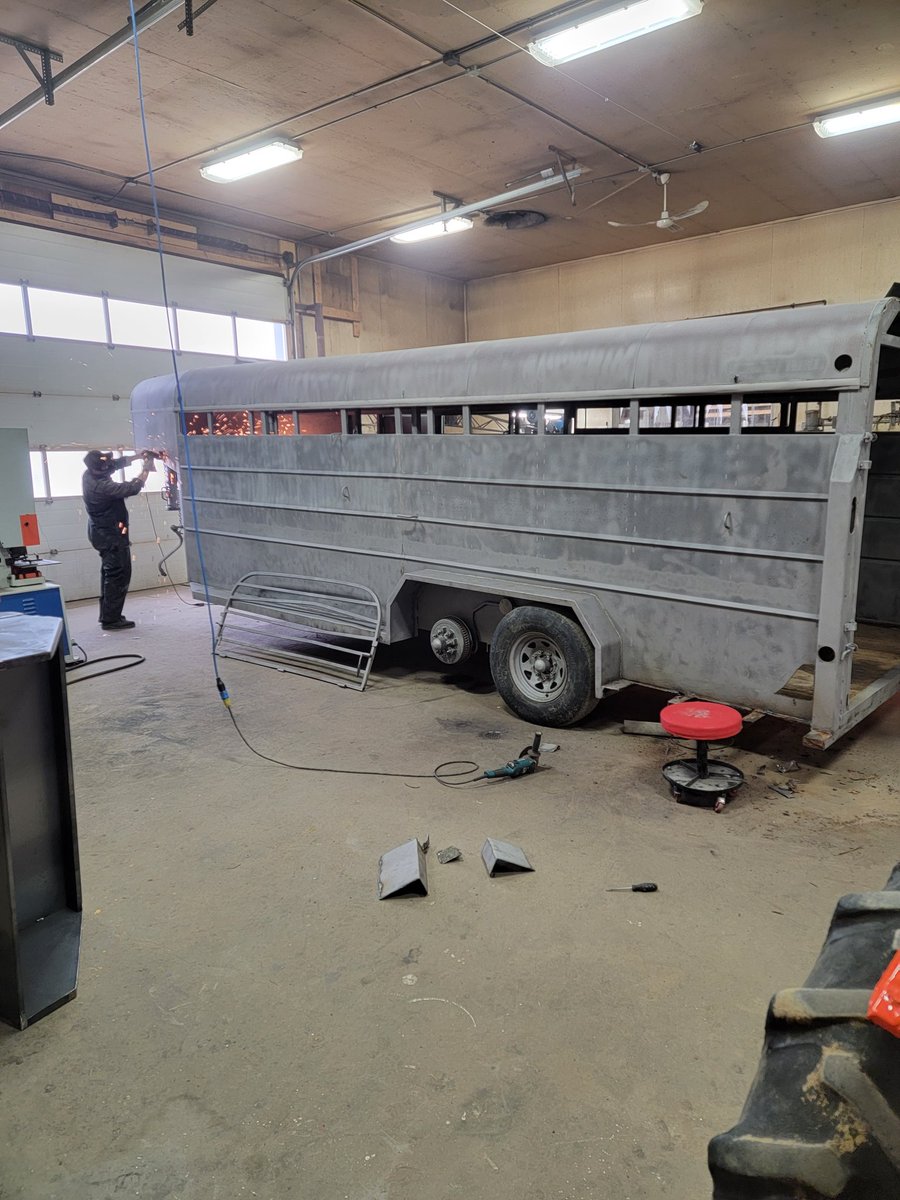 dave_wipf's tweet photo. Ready for new home .Royale 20 ft rebuilt .DM for price. Retweets welcome . https://t.co/dvIwAwM9wP