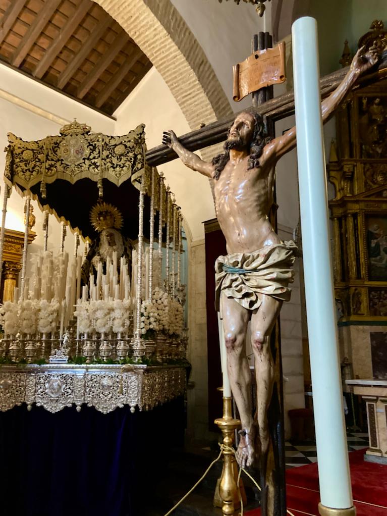 HExpiracionJaen's tweet photo. ¡ ALELUYA, ALELUYA, CRISTO HA RESUCITADO!

Y como tuvieron temor, y bajaron el rostro a tierra, les dijeron: ¿Por qué buscáis entre los muertos al que vive? No está aquí, sino que ha resucitado. 

Feliz Pascua de Resurrección

#Expiración #SietePalabras #SeptemVerba https://t.co/35iyY7qxdV