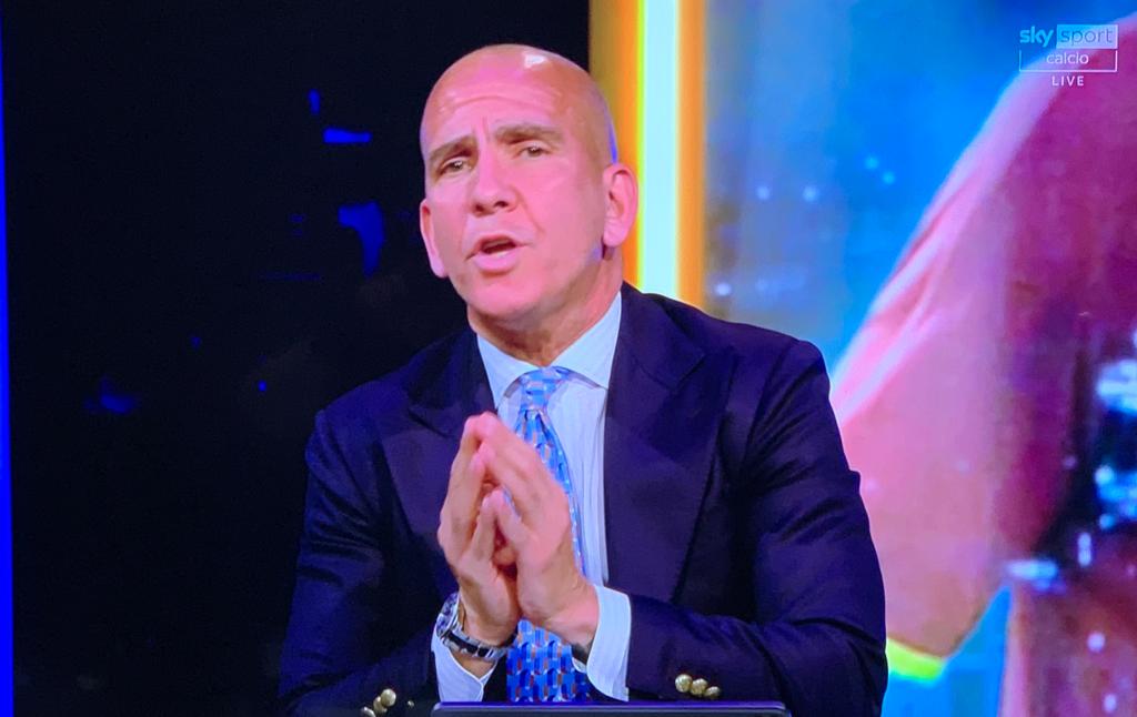 marifcinter's tweet photo. Di Canio: "Io mi incazzo perché abbiamo avuto il coraggio di criticare l'Inter che ha giocato alla pari con il Liverpool ed esaltiamo la Roma che batte il Bodo Glimt. Il Bodo Glimt: 7 di quelli fanno i salmonari, mettono il salmone sulle navi. E abbiamo criticato l'Inter" https://t.co/ihucyIysdk