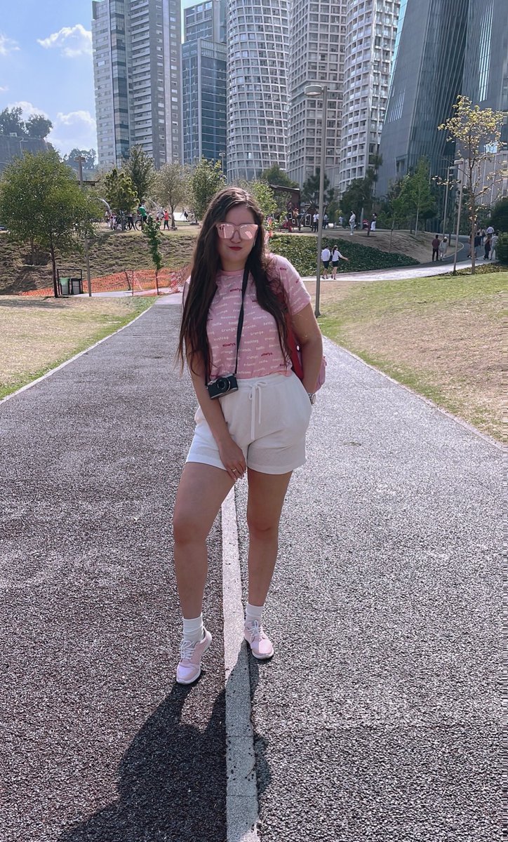 Alejandra detrás de cámaras