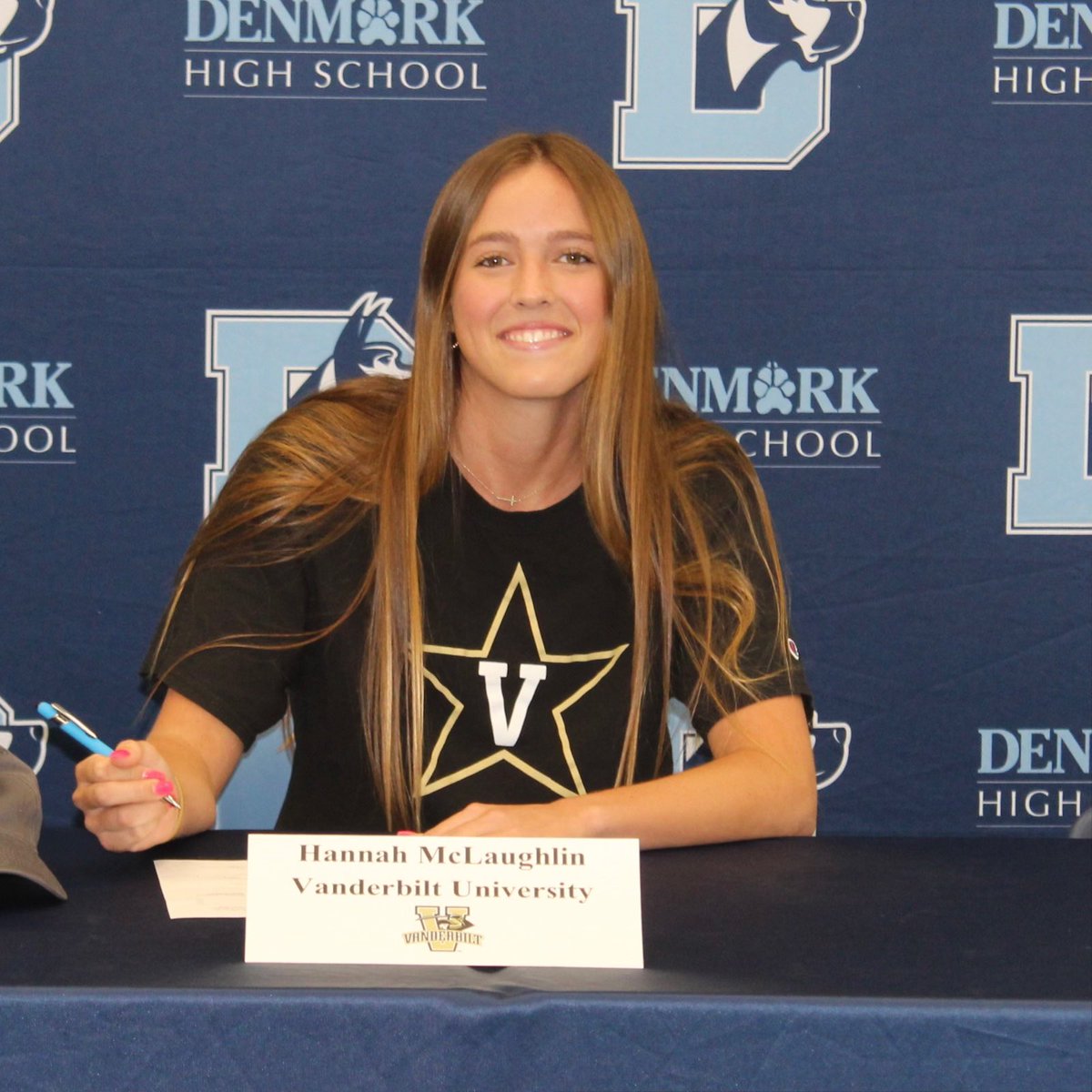 Dhs_wms_soccer's tweet photo. On Thursday we celebrated #nationalsigningweek with Hannah McLauglin. Congratulations Hannah for signing with Vanderbilt. We are so proud of you ♥️ https://t.co/A0RiErmit8
