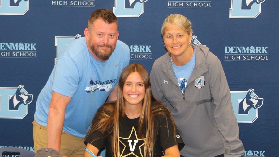 Dhs_wms_soccer's tweet photo. On Thursday we celebrated #nationalsigningweek with Hannah McLauglin. Congratulations Hannah for signing with Vanderbilt. We are so proud of you ♥️ https://t.co/A0RiErmit8