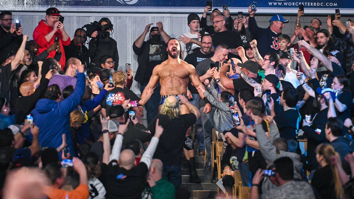 DMcIntyreWWE's tweet photo. Man of the people #Smackdown https://t.co/gd8RwPYnLT