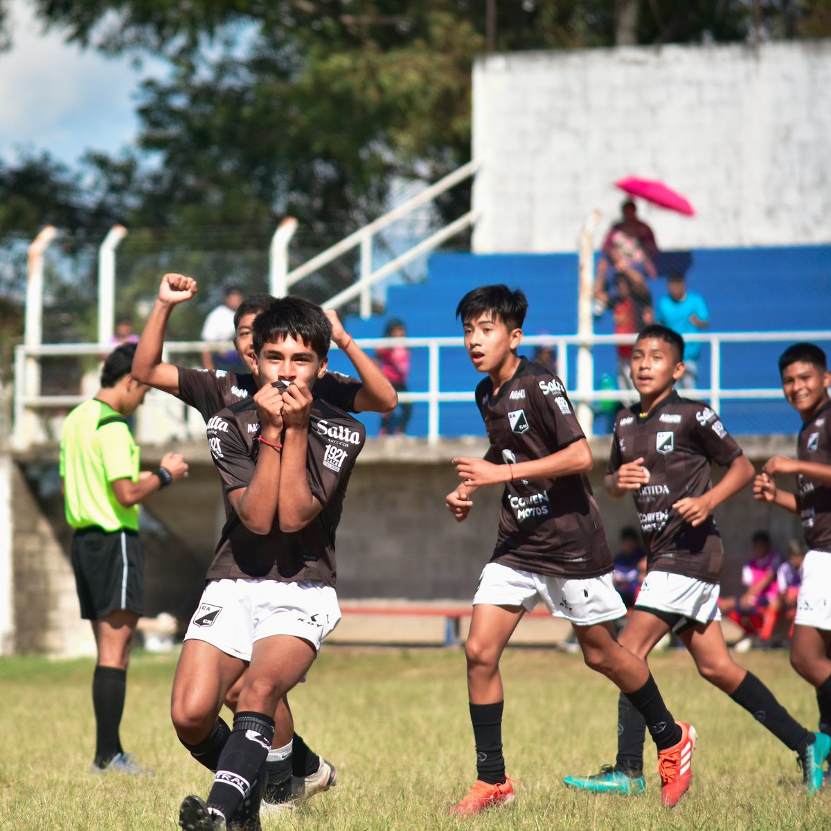 aprocen's tweet photo. #Inferiores ⚽ | 7° División 
⏰ Final del partido.
⚽️ #Pellegrini 2- #CentralNorte 2
☑️  Goles: Thiago Yufra y Thiago Vargas

#VamosLosPibes ⚫️⚪️ https://t.co/2GaVeTLGsx