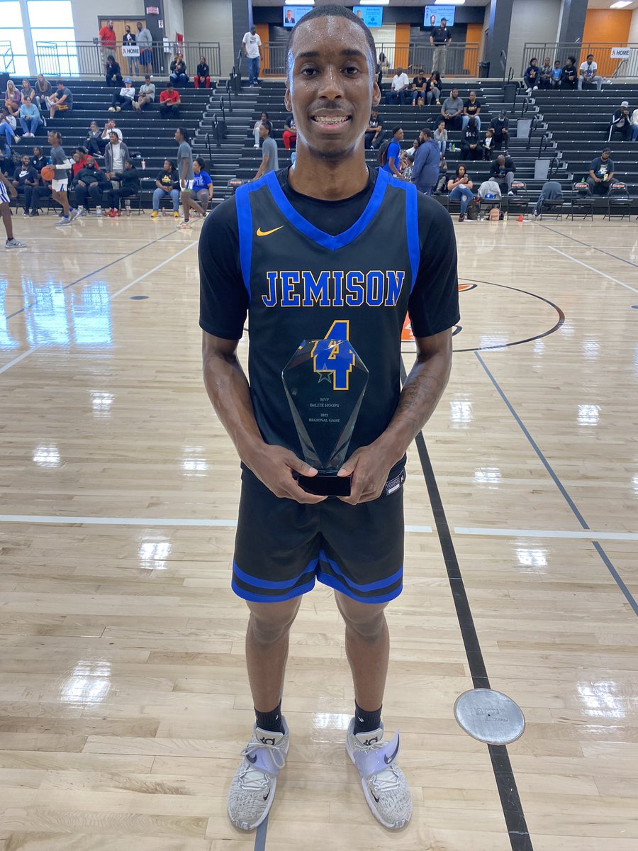 Congrats to @isaiahcurry122 2022 “MVP” BELITE HOOPS REGIONAL GAME 🙏🏾<a href="/beelitehoops_/">BeELITE HOOPS</a>