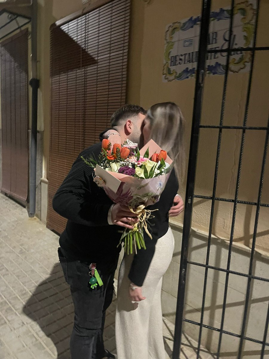 Christianet8's tweet photo. Moments 🤞🏼🥰🤍 https://t.co/7EHiiT99be