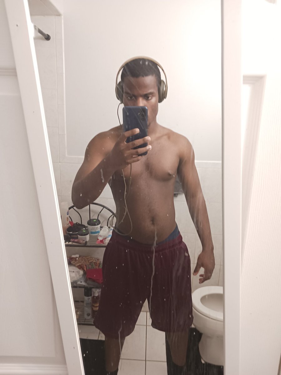 TyrellRodgers3's tweet photo. Dad body https://t.co/22vVGrdugj