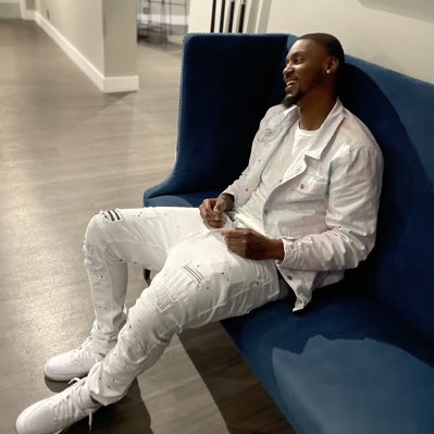 TheySleepon2k's tweet photo. #NewProfilePic https://t.co/pGKiZBamuB
