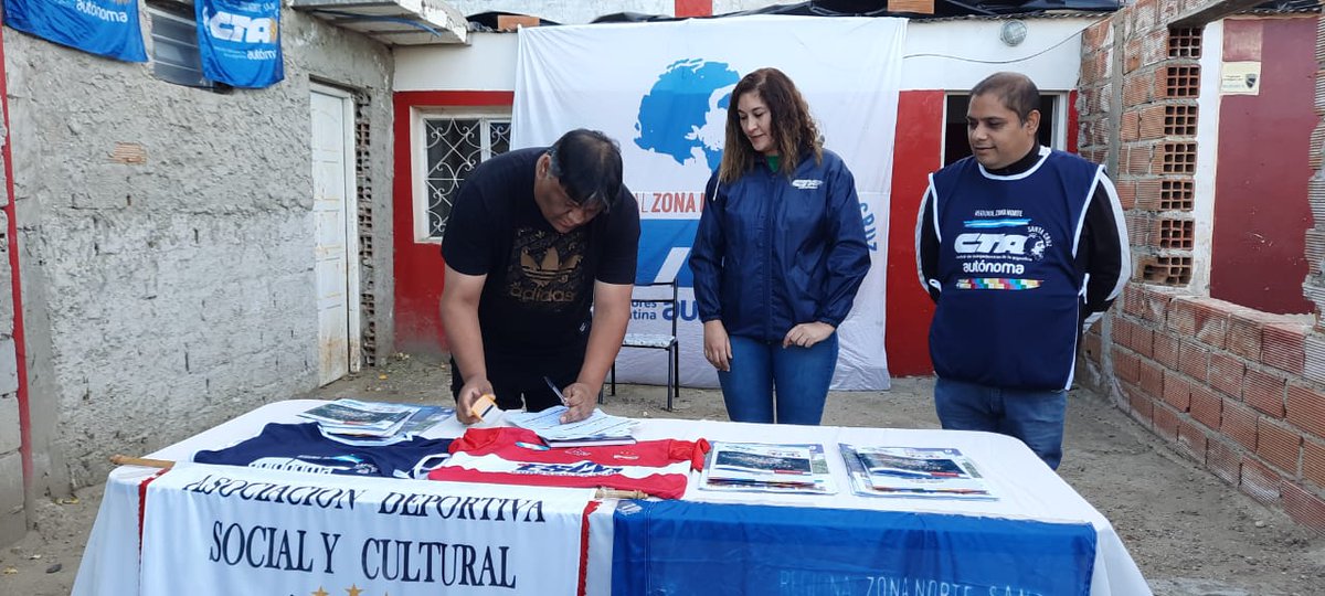 NataliaGarzn1's tweet photo. La historia la empiezan a escribir los de abajo .
🔥 El Club de Fútbol Olimpia Jrs -se sumó a la CTA-A Reg. Zona Norte .
La Central que Crece en Santa Cruz. https://t.co/gEZBeyPjqT
