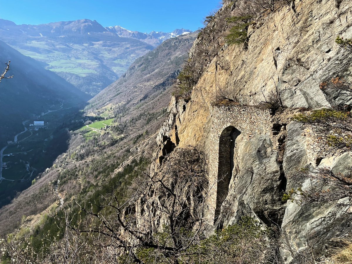 MaxMart4810's tweet photo. Ru du Pan Perdu #iocorroqui #randotrail #ravanage #chatillon_ao #trailvda #inaltotrail #inaltoteam #todaysplaygroud #hiddenvda https://t.co/QIW4oC2G9h