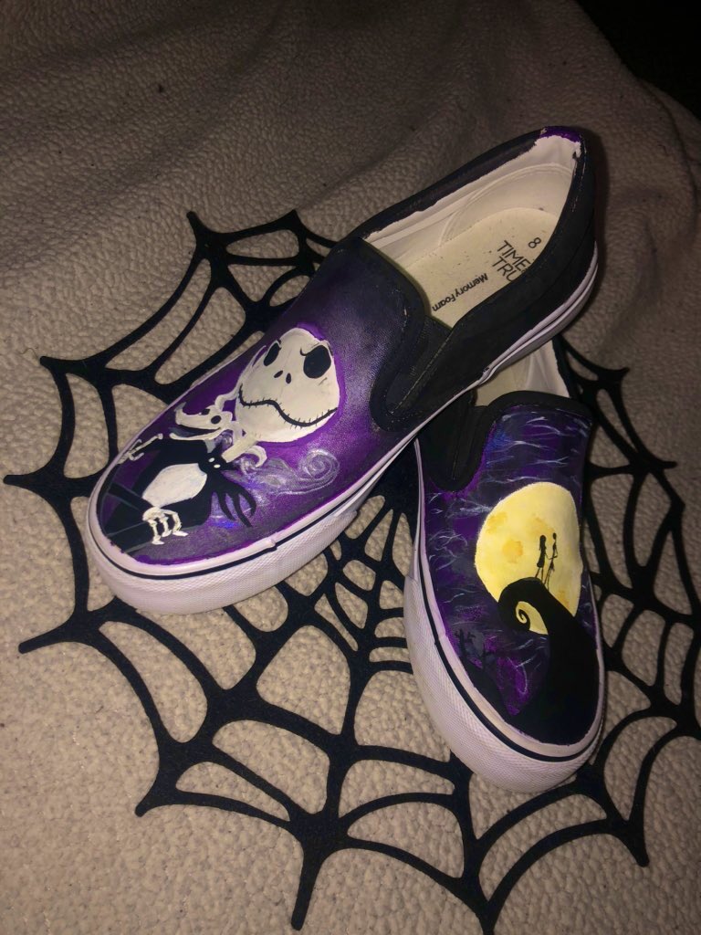 HunterKana's tweet photo. Howdy! 
My sweet Daisy Mae had to undergo 2 major surgeries which was around $3000.
I’m out of work taking care of her for the week but I make custom shoes on the side! All proceeds go towards daisy’s recovery🥰

Message me for details &amp; feel free to share❣️ https://t.co/XdFedIVtvk