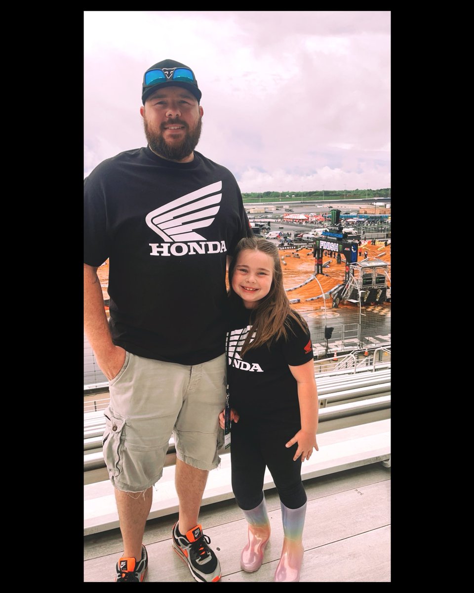 cmarysa's tweet photo. #SupercrossLIVE #dropthegate https://t.co/MzRGhuxZJG