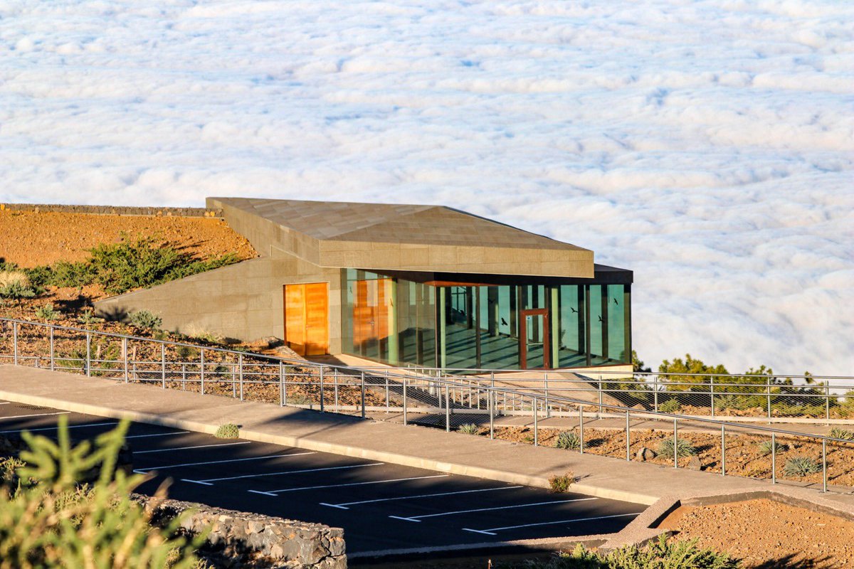 tvlapalma's tweet photo. 🌋Turismo de volcanes, estrellas e historia
#volcanes #volcánlapalma #cañosdefuego #LaPalma #turismo #lapalmaislabonita #roquedelosmuchachos #tendal #TVLaPalma
https://t.co/i7QPoniVWW https://t.co/IAABSXfzdb