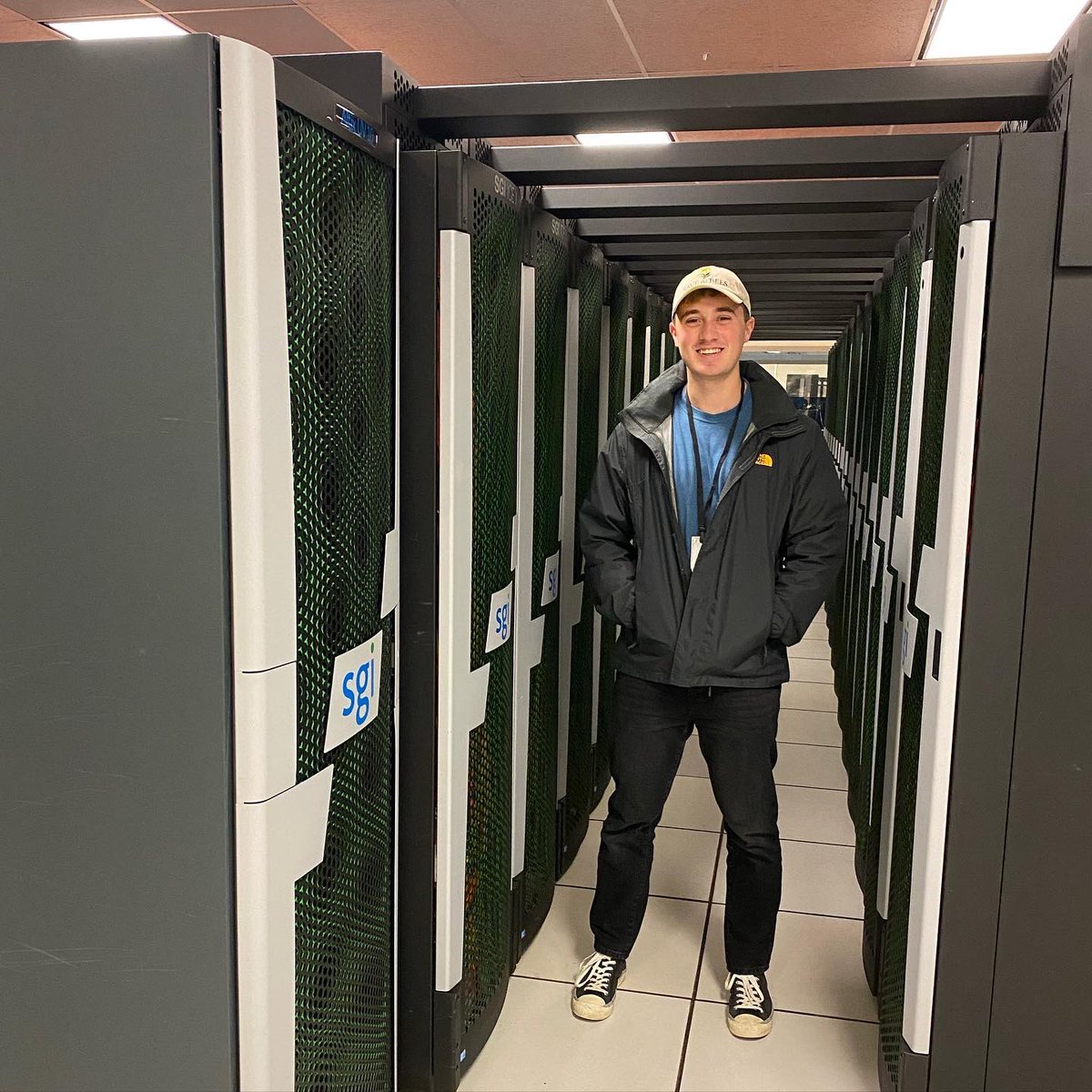 chomp_chris's tweet image. Got to meet my computer