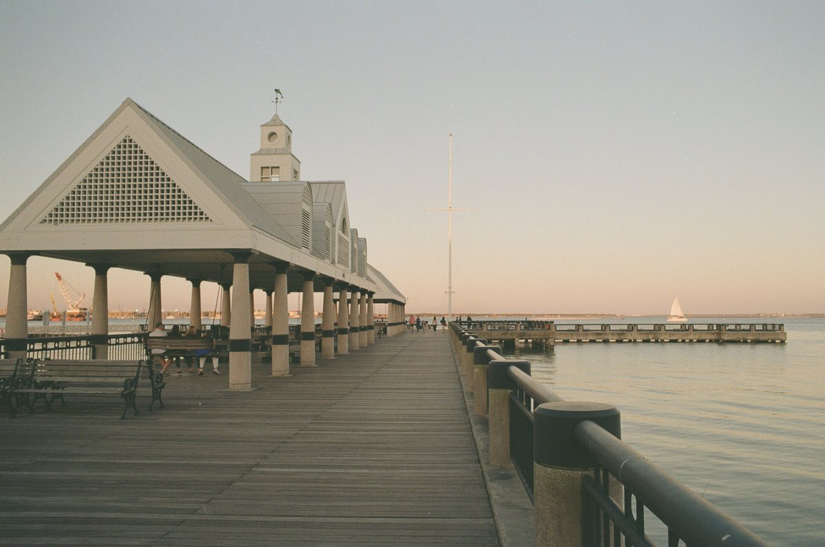 Cody_Manning's tweet photo. #pentax #pentaxk1000 #kodakgold200 #35mmfilm https://t.co/c4oXl9uCbE